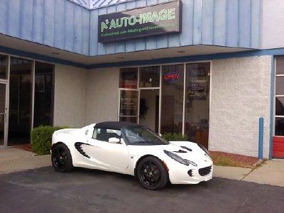 White sports car — Ann Arbor, MI — A2 Auto Image