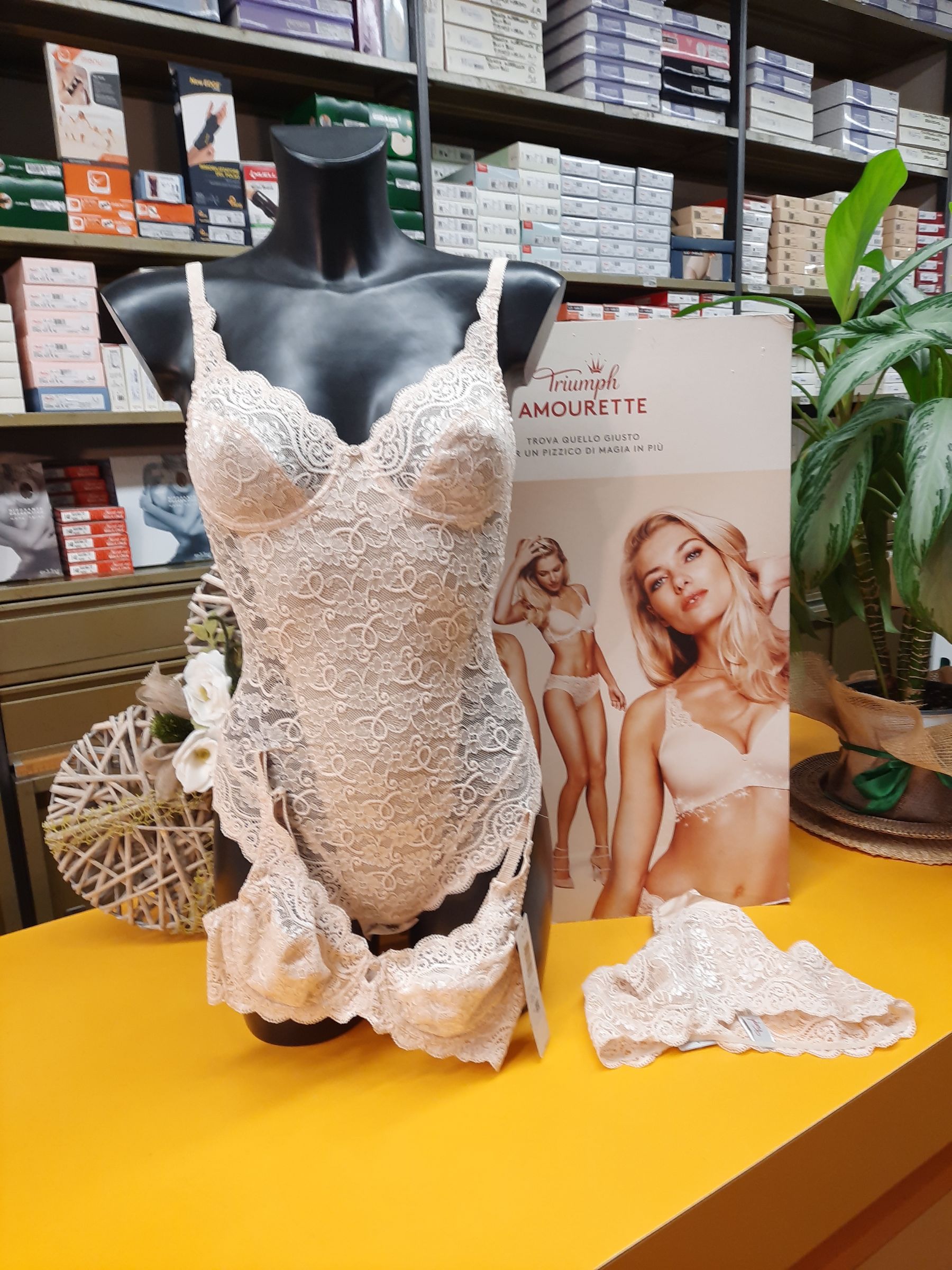 Intimo e corsetteria