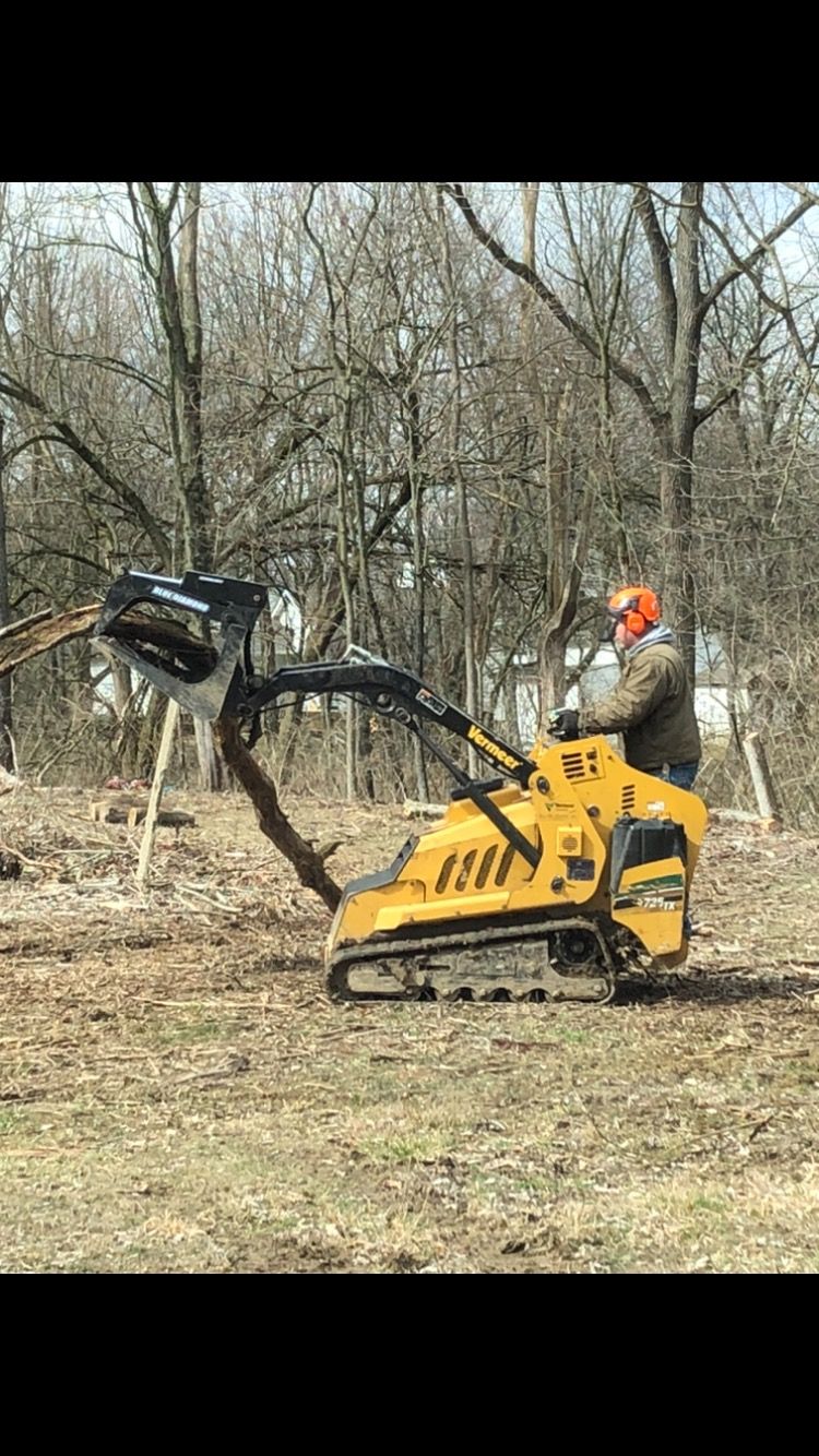 Mulching — Dayton, OH — AAA Tree and Landscaping