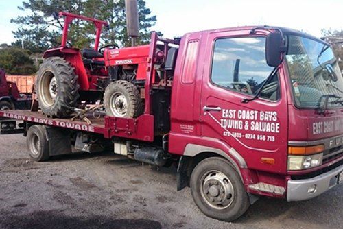 Tractor towed by the towing vehicle