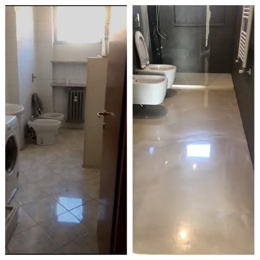 Una foto prima e dopo di un bagno con pavimento in resina