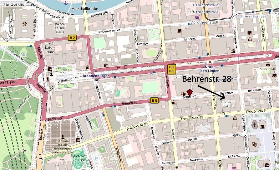 Eine Karte einer Stadt mit einem schwarzen Pfeil, der nach Kreuzberg zeigt