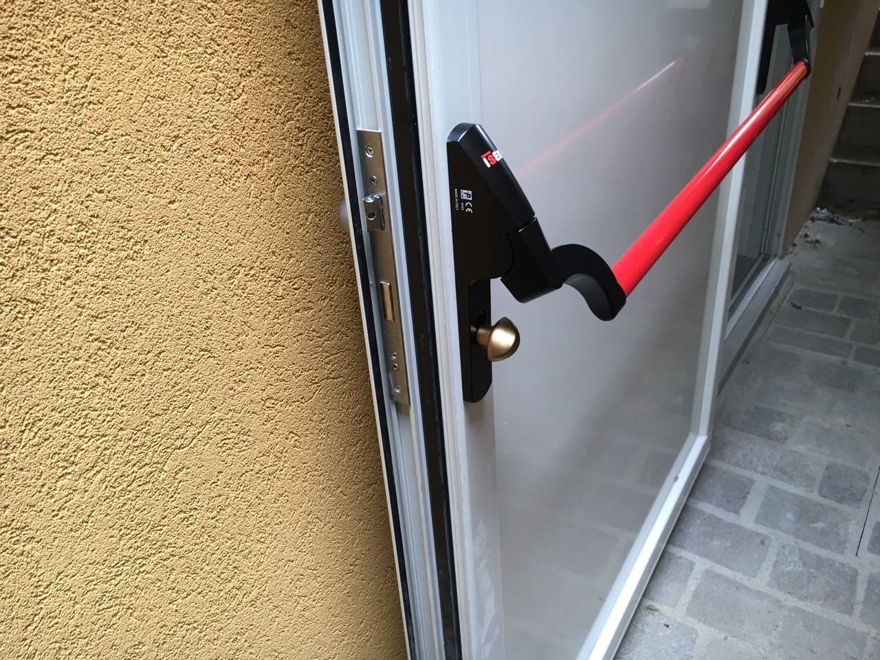 riparazione porte antipanico