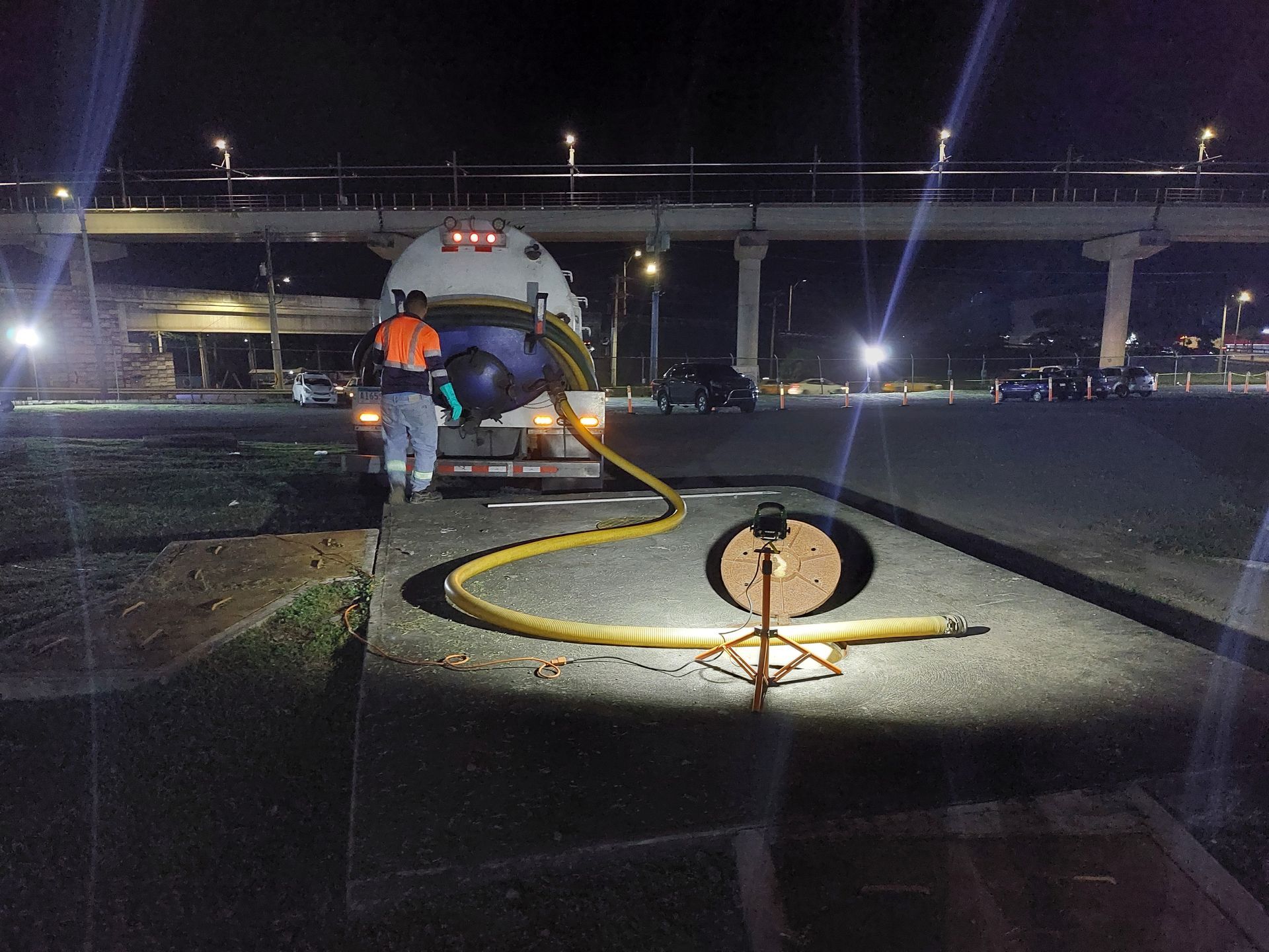 SOLUSAN, Limpieza de tanque sépticos
Limpieza de trampas de grasas
Destape de tuberías
Limpieza de sistemas de alcantarillados
Limpieza de cañería