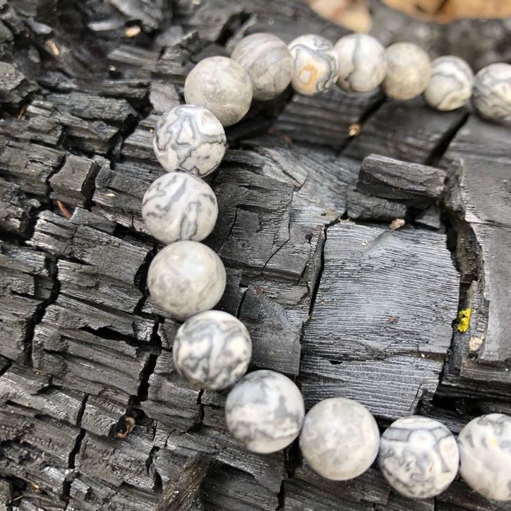 Een close-up van een Jaspis armband