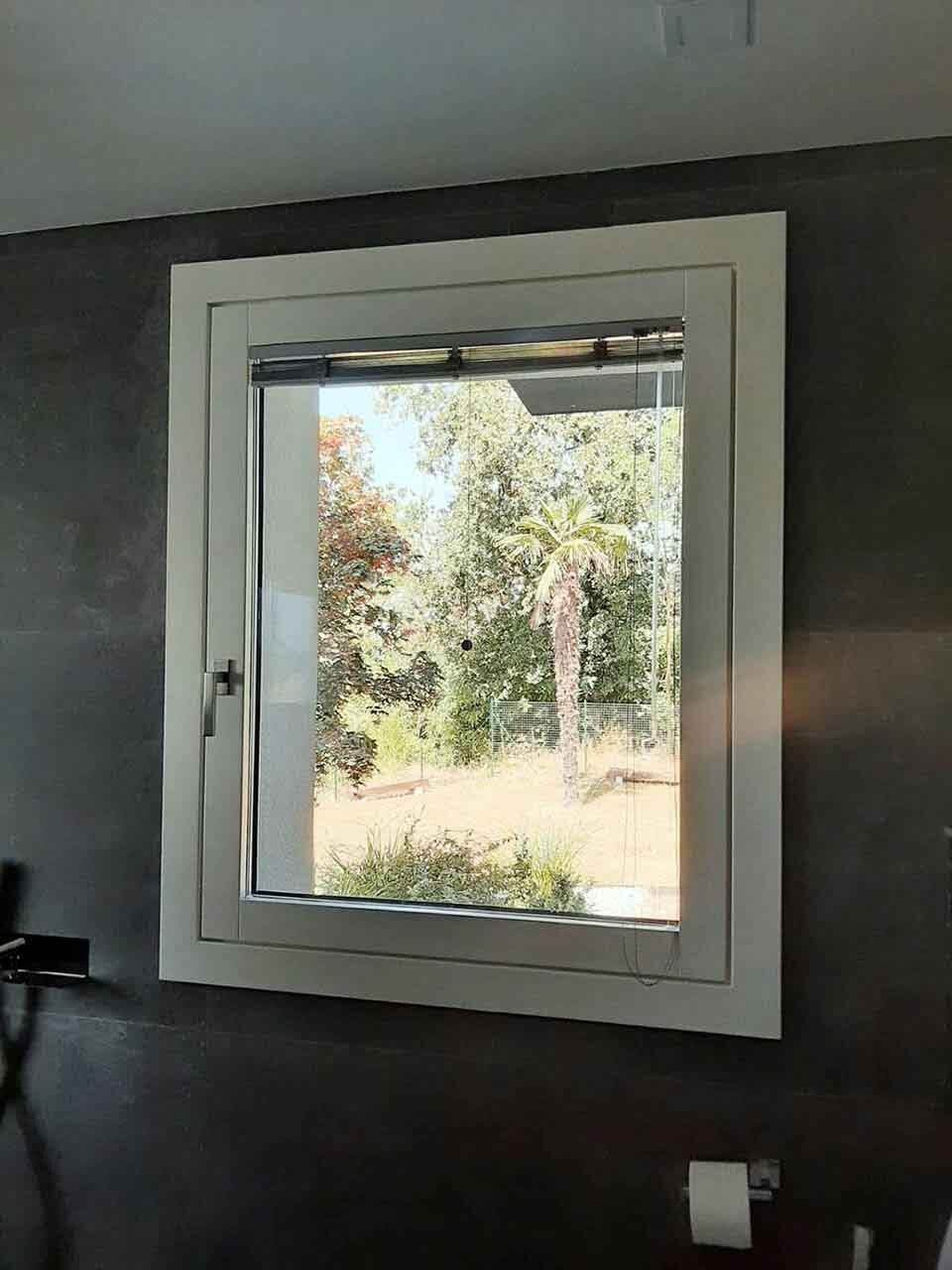 Finestra in alluminio