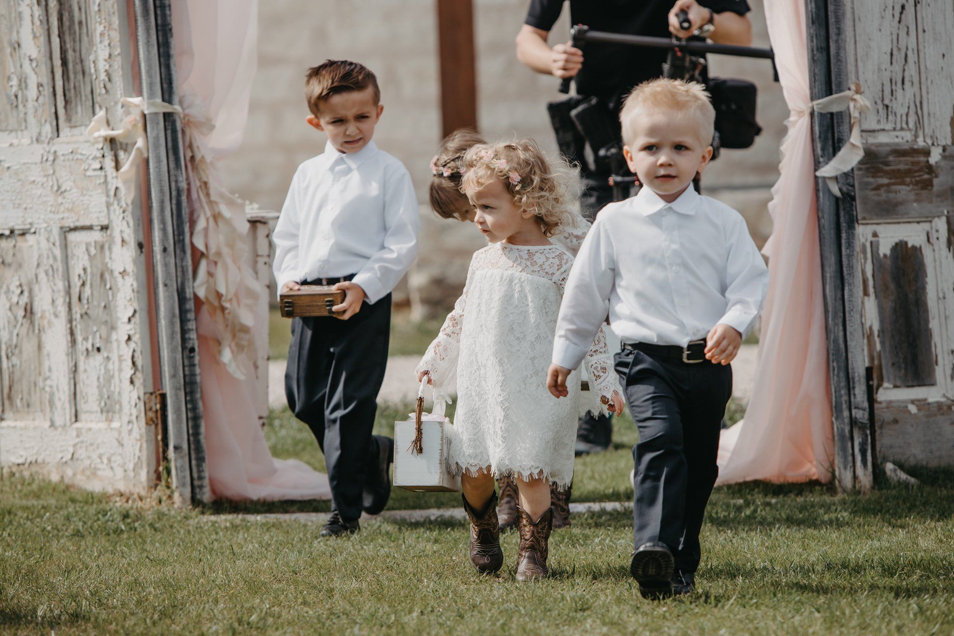 Outdoor Wedding - Rustic Chic Door - Wedding Venue Austin