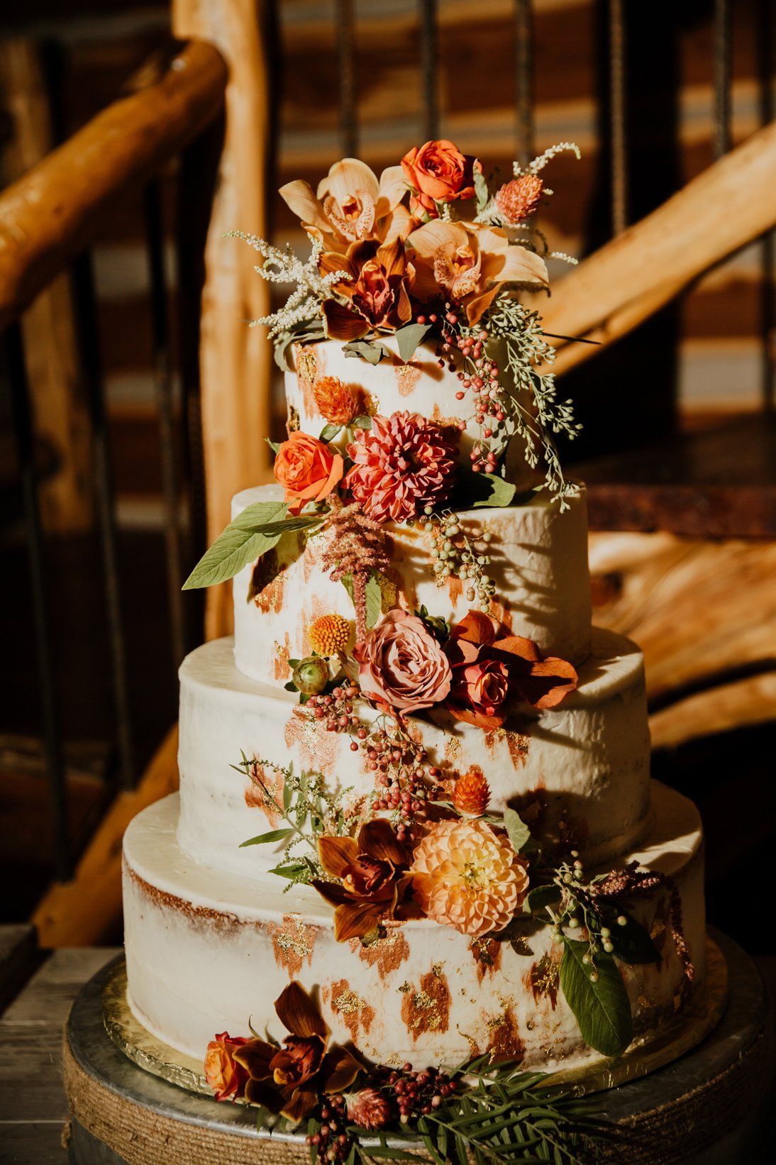 Flower Wedding Cake - Texas Saloon Wedding Location - Country Wedding