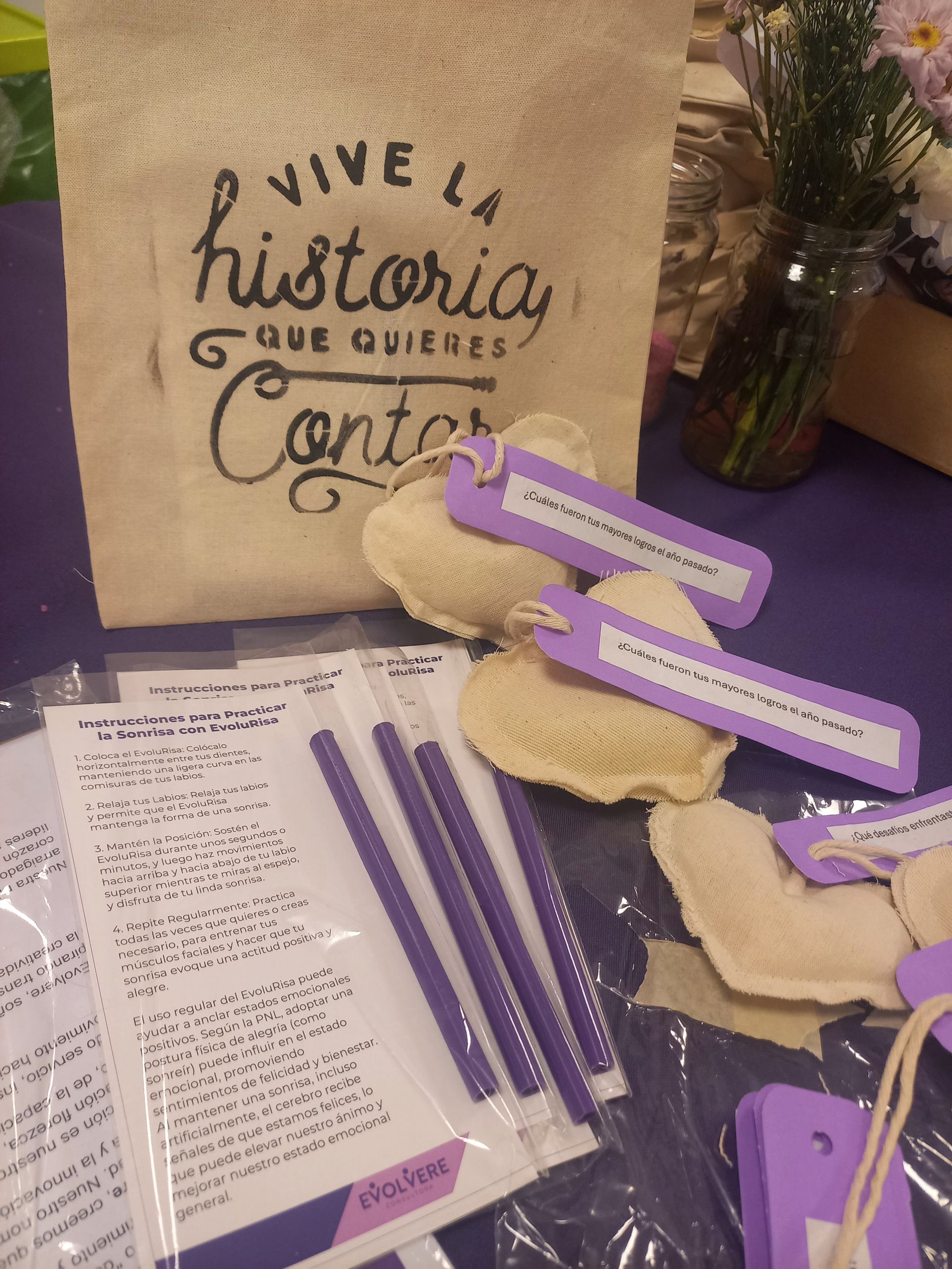 A bag that says vive la historia que quieres