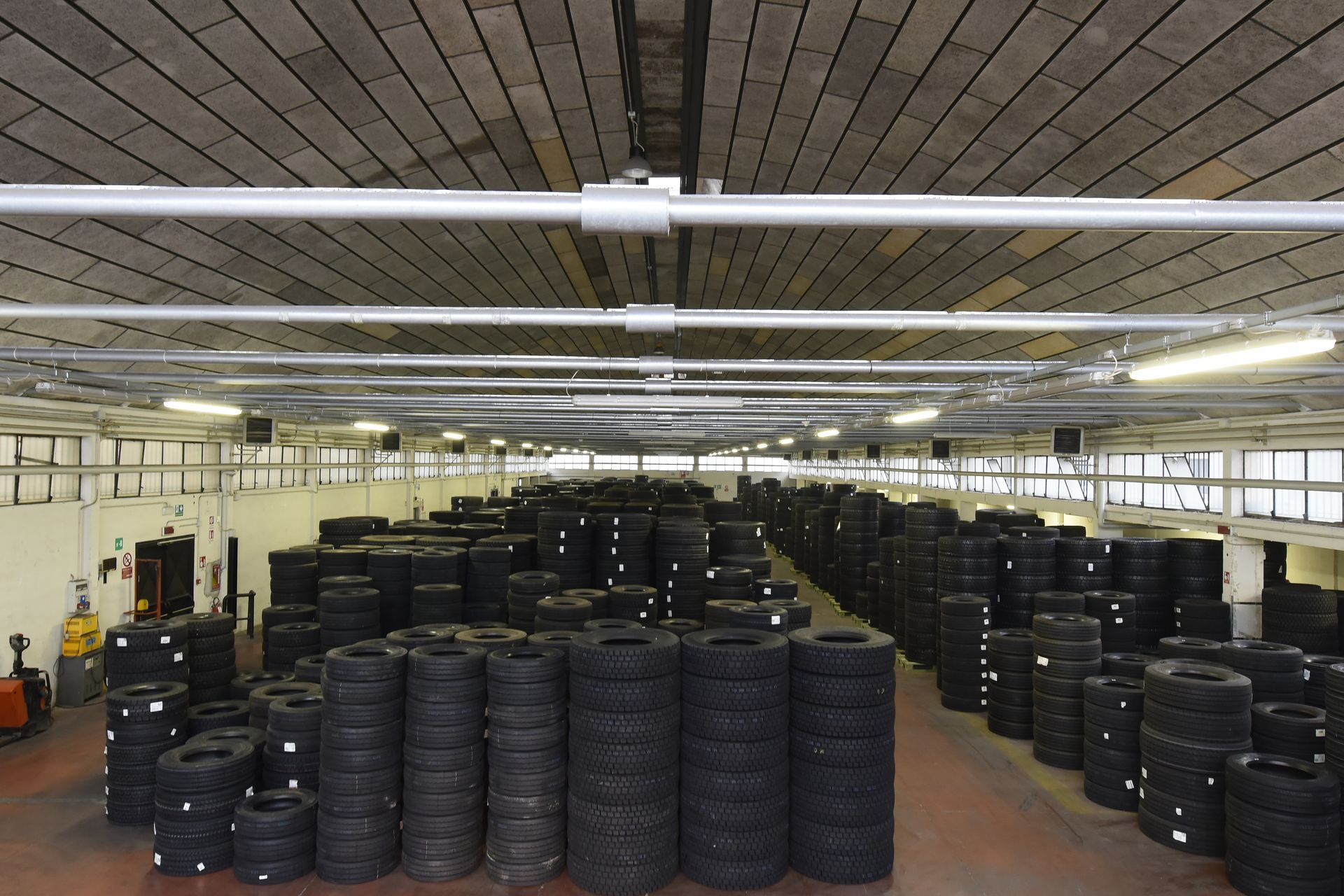 gommauto ambrosiana - magazzino gomme