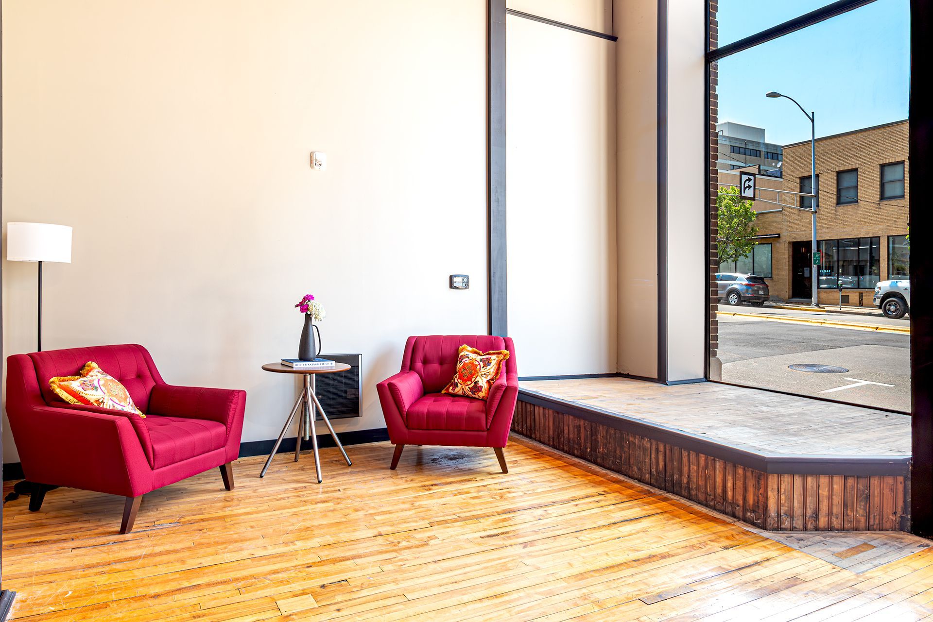 Short/Long Term rental living room
