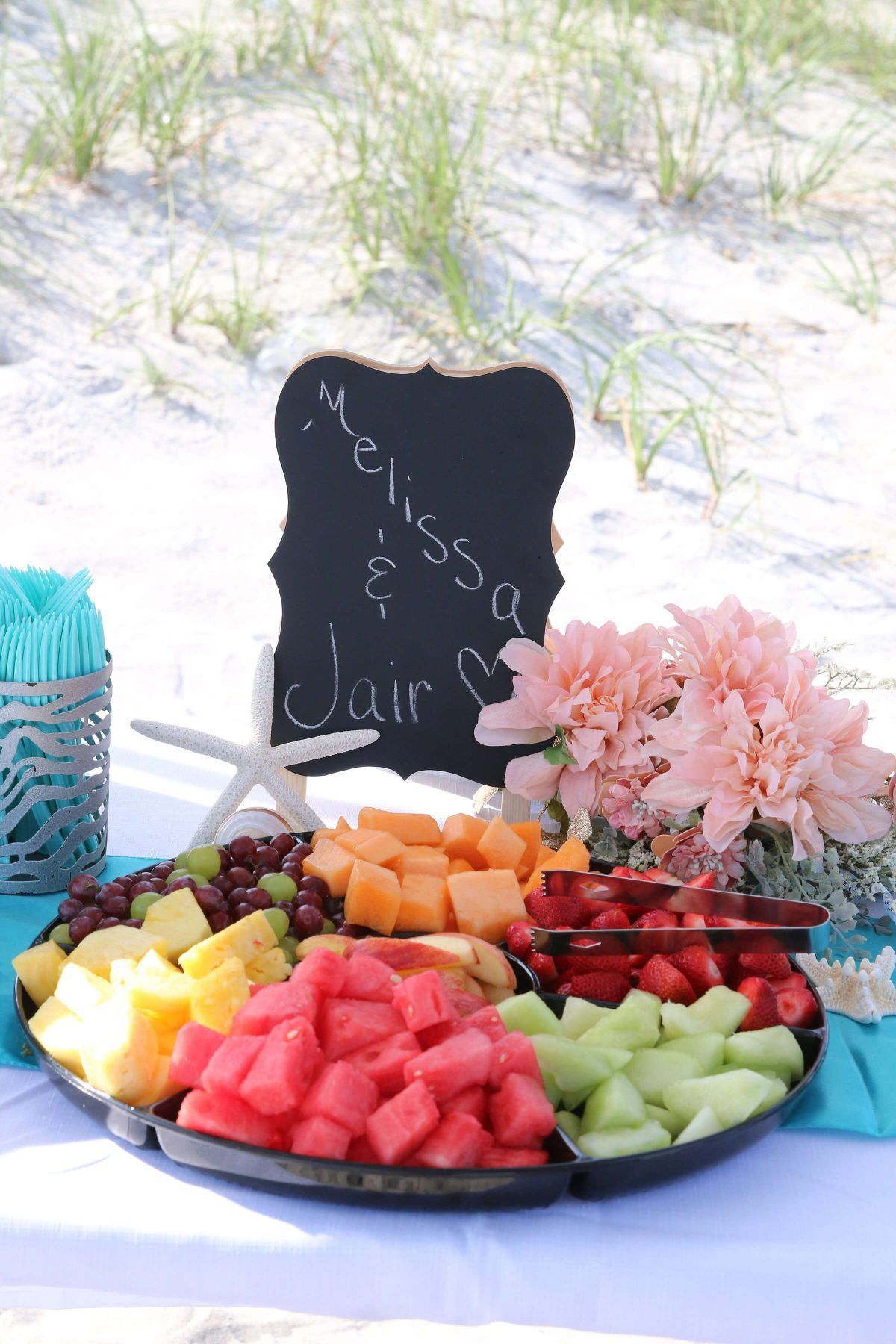Fruit platter with sign 