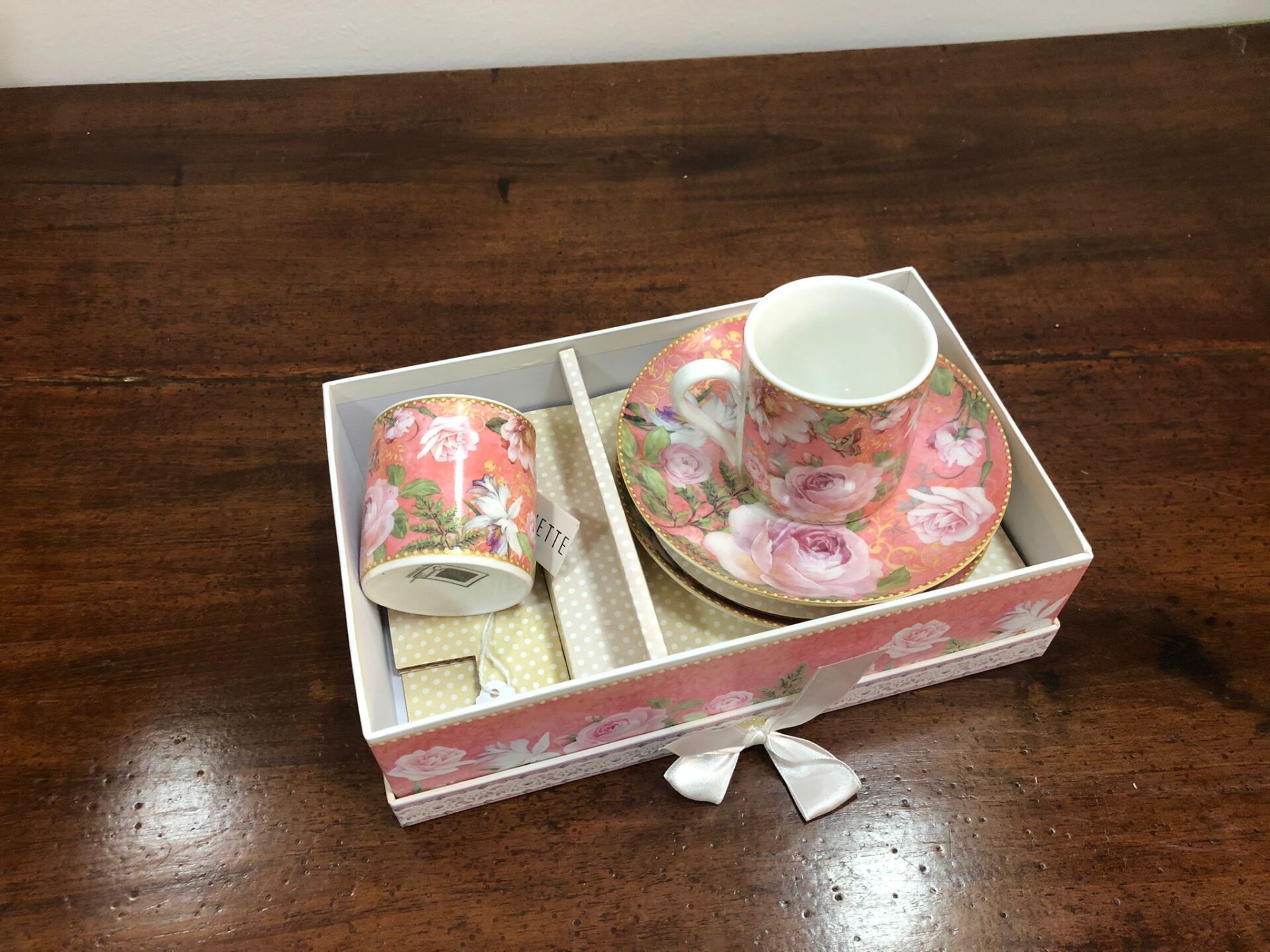 servizio da thè in porcellana rosa