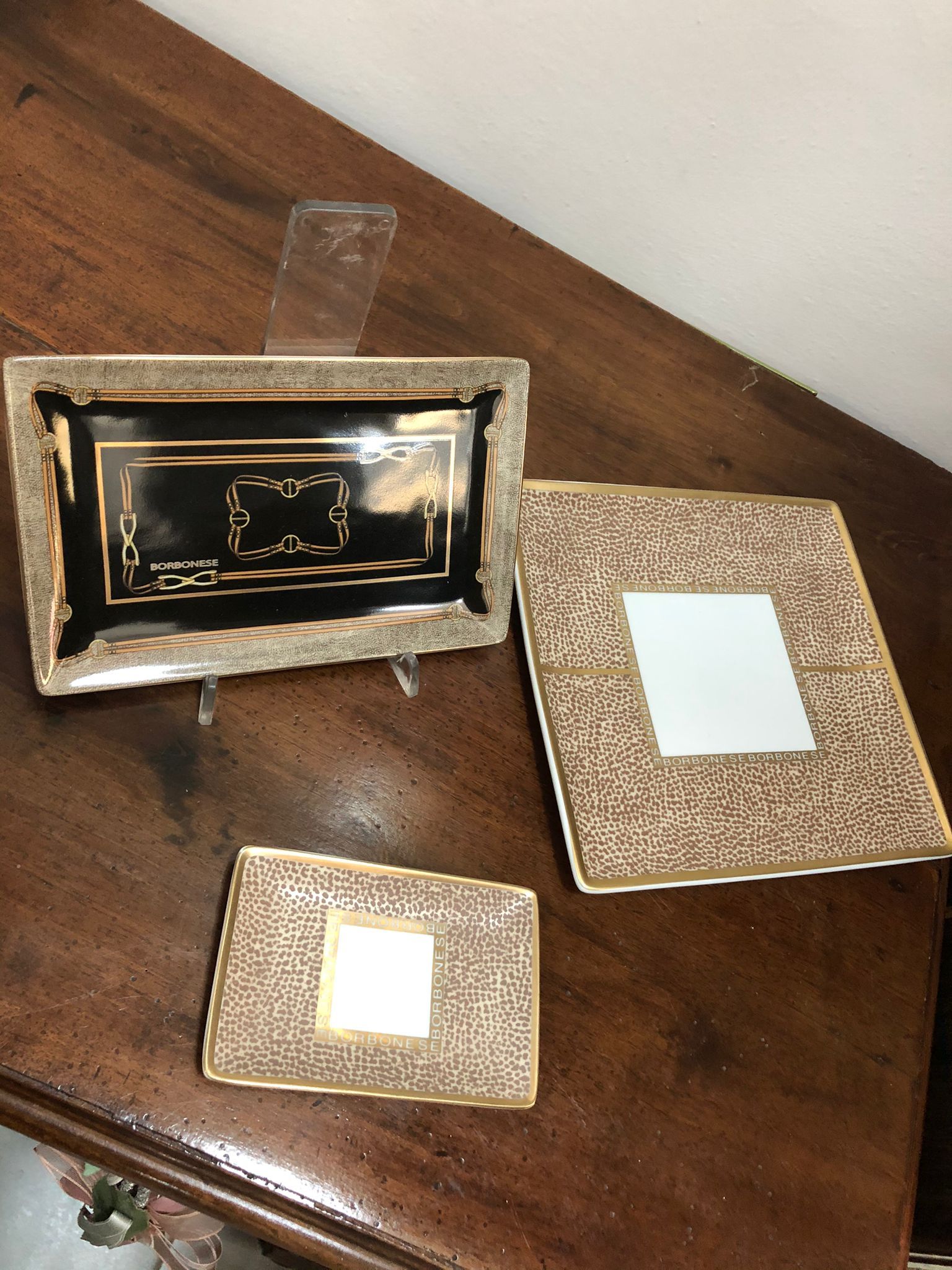 serie piatti in porcellana nero