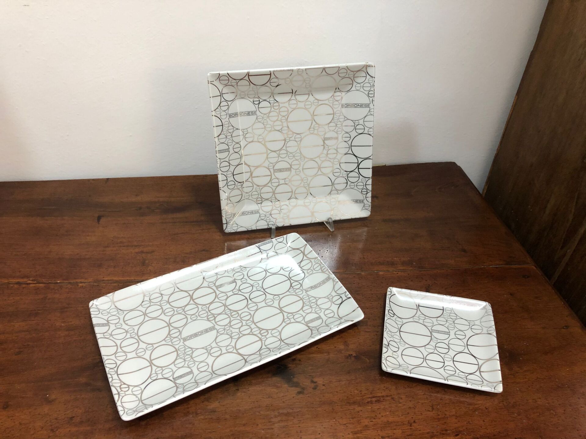 servizio porcellana bianco con venature nere