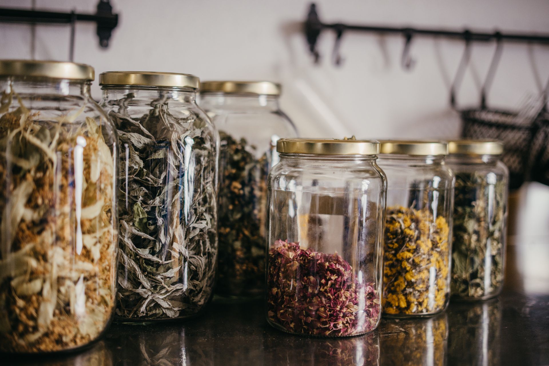 Getrocknete Kräuter vom Steinbachtaler Kräuterwerk