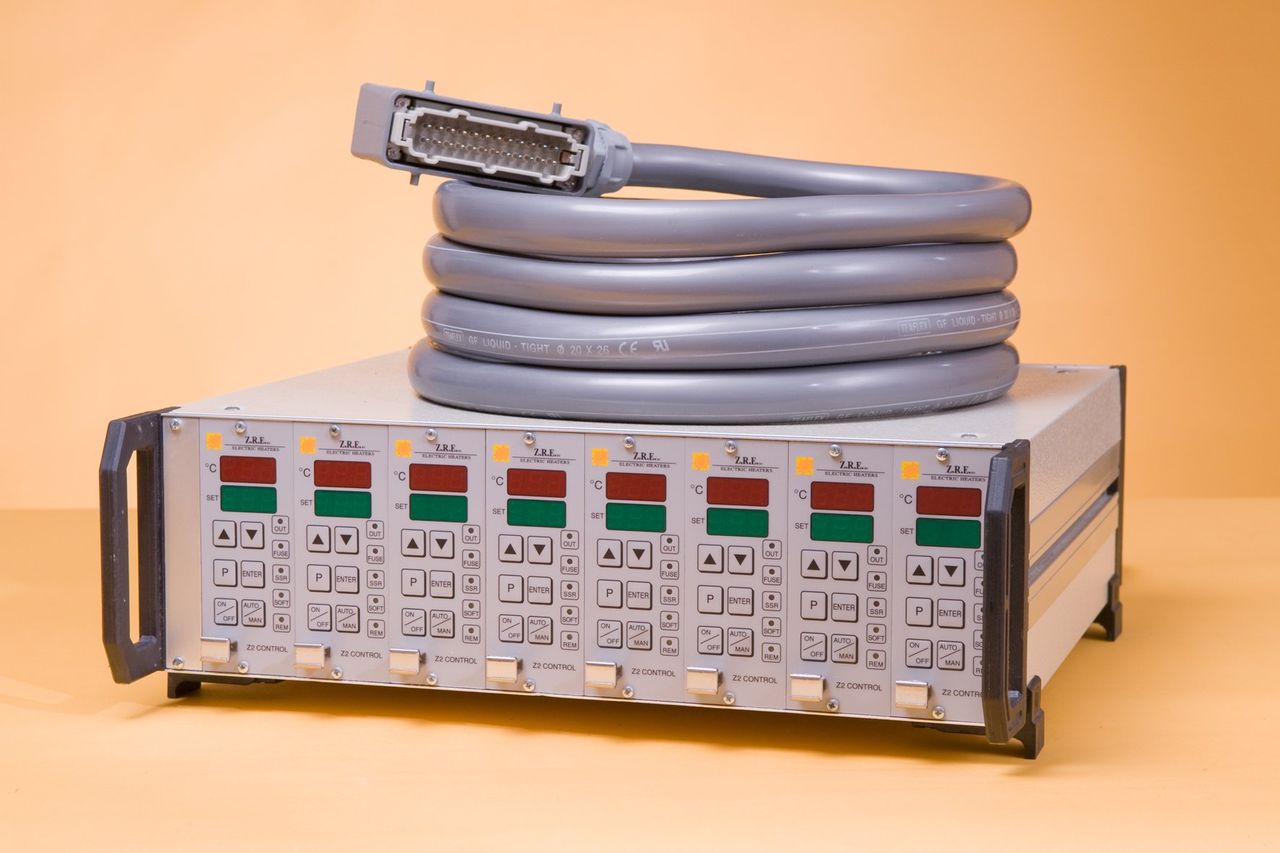 TEMPERATURE CONTROL UNITS AND TEMPERATURE REGULATORS