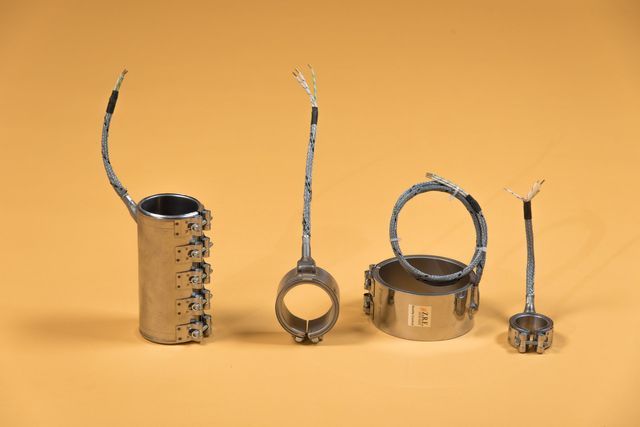 vari modelli di riscaldatori per materie plastiche