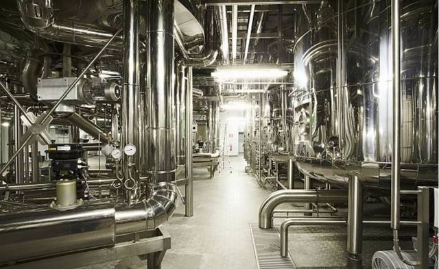 tubi elettroscaldanti in un'industria