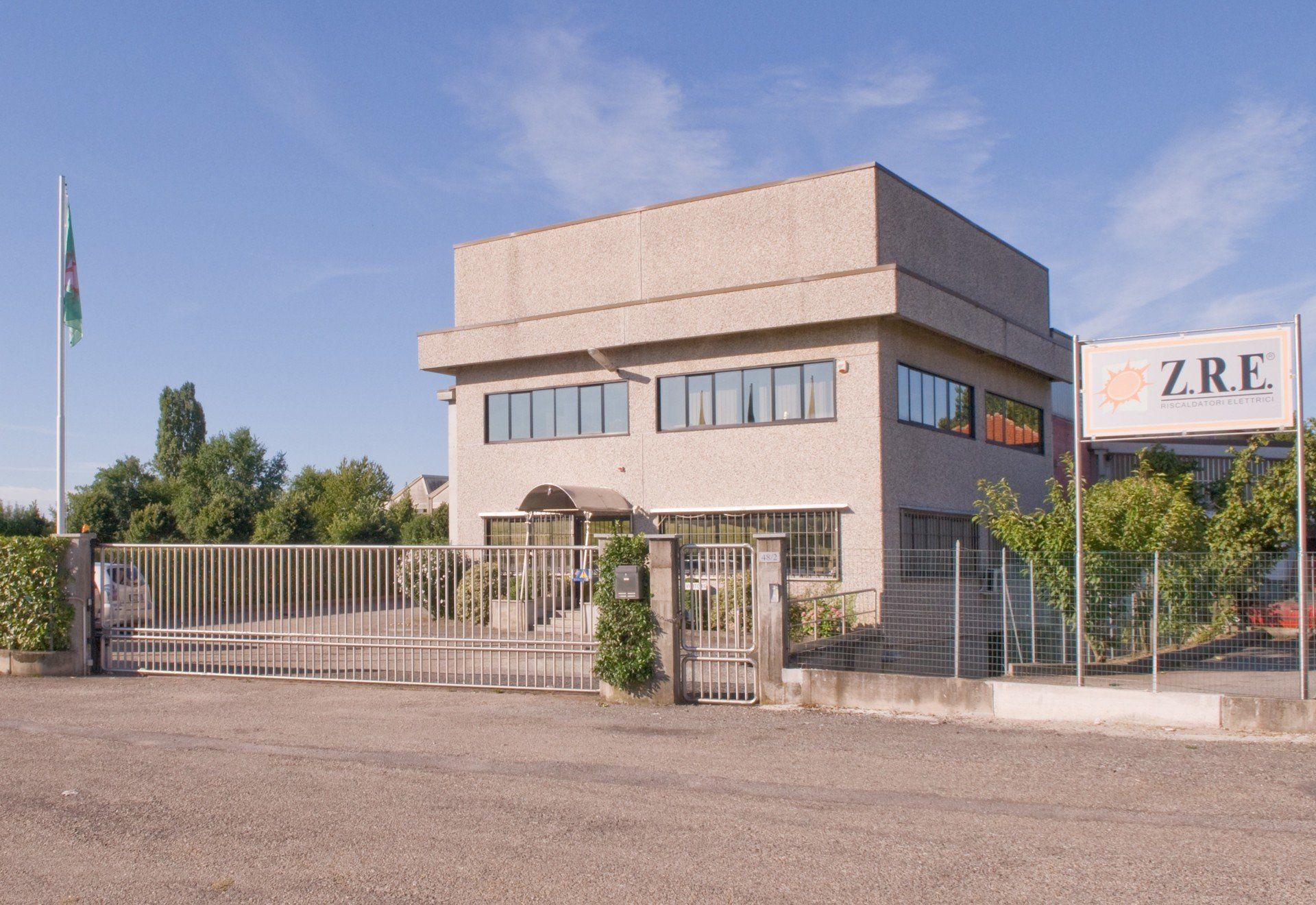 uffici e unità produttiva di Z.R.E.