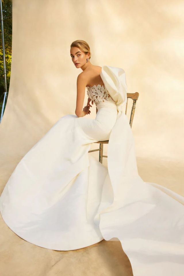 Oscar de la Renta Bridal Wedding Gowns- L'elite
