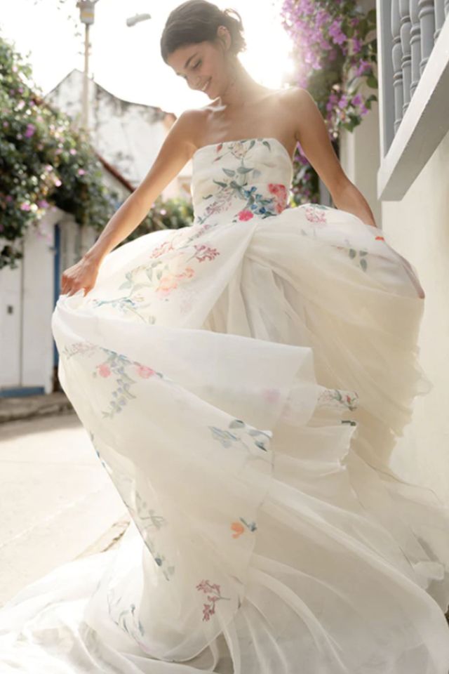 elegant and luxurious dress Beaded Straps V-neck Lace Elegant Champagne A-line Wedding Dress, White