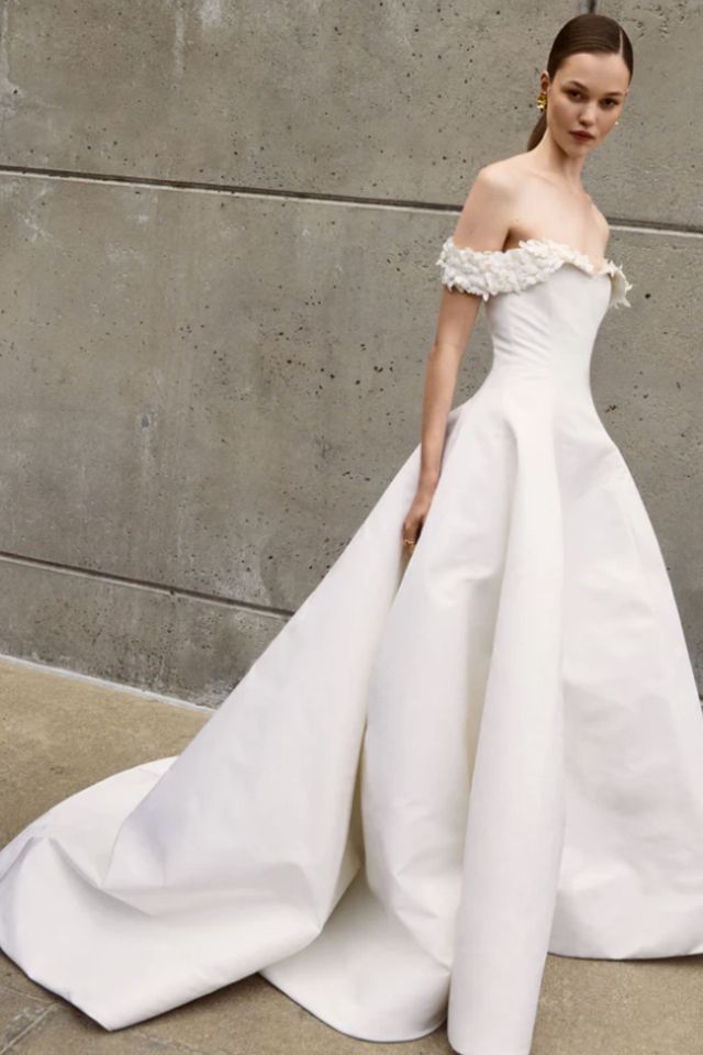 Oscar de la Renta Bridal Wedding Gowns- L'elite