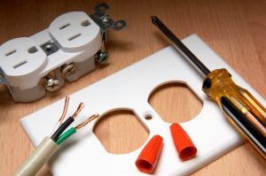 outlet-faceplate-screwdriver