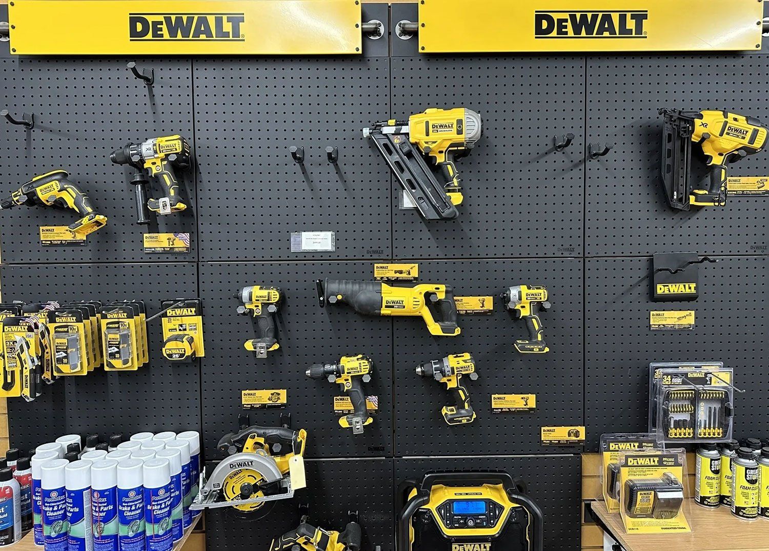 DeWalt Tools — West Salem, WI — Contractor Supply