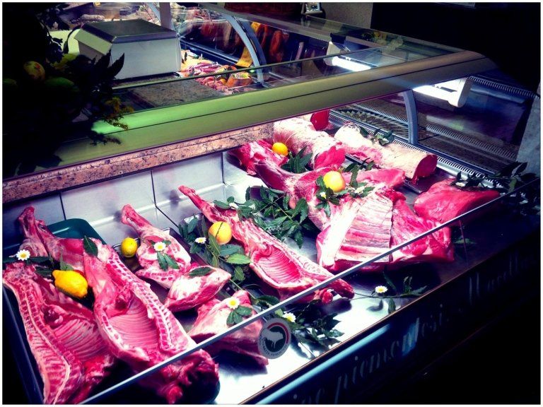 vetrina carne suina