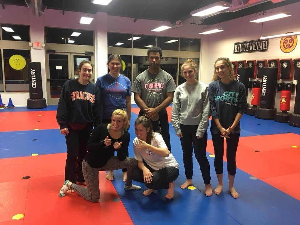 womens self defense classes