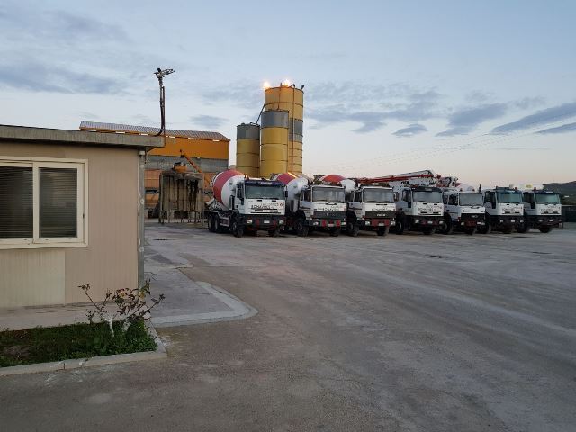 parco mezzi azienda di calcestruzzo