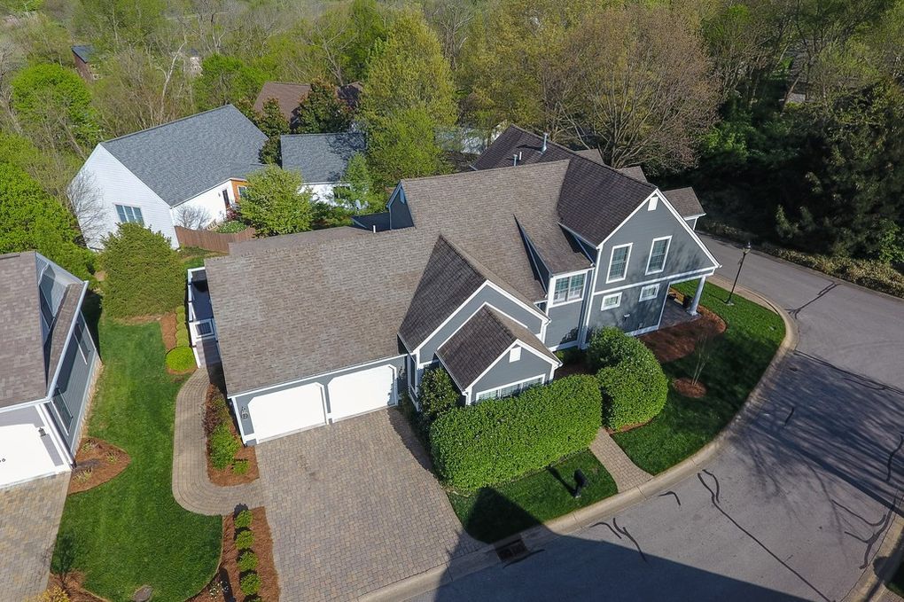 Attached vs. Detached Garages: Which One is Right for Your Home?