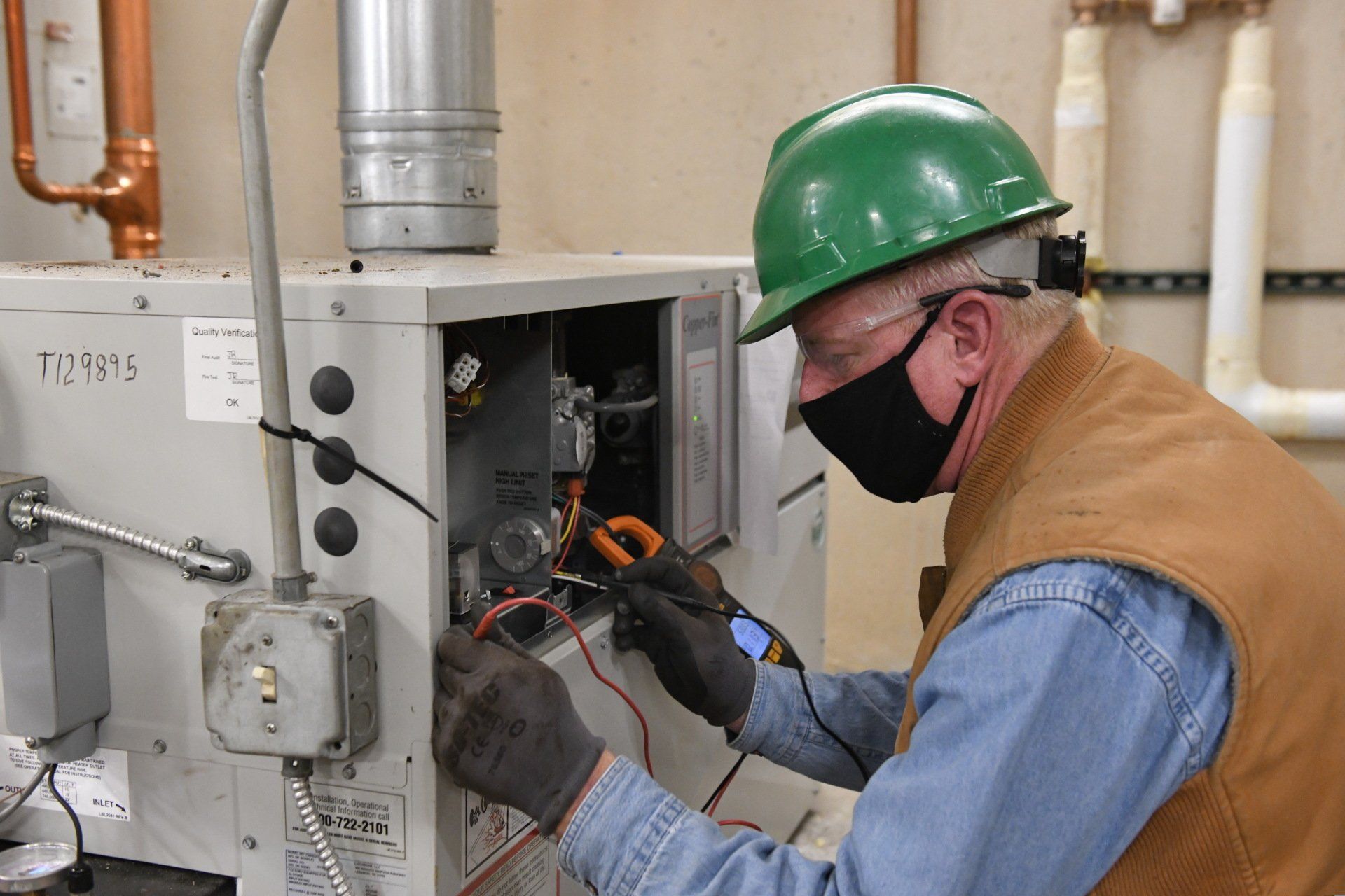 Local 538 Mentor showcasing HVAC electrical work