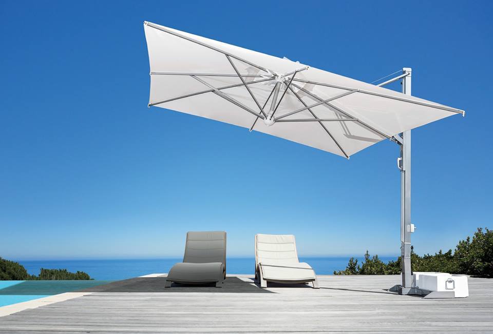 ombrellone bianco orientabile