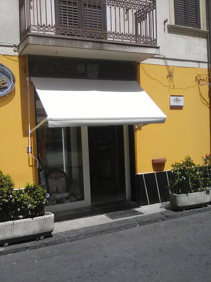 tenda a caduta in ferro