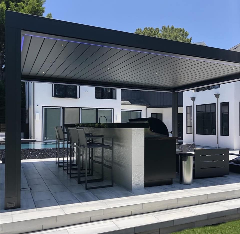 area esterna con tettoia