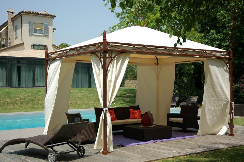 gazebo con tende