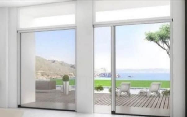 finestra con zanzariera su misura scorrevole