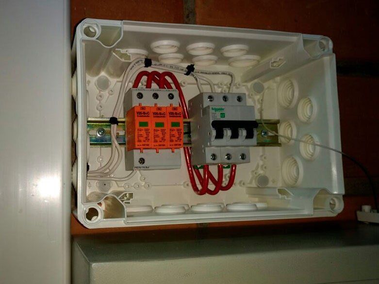 CDS UPS - instalacion de supresores de transientes dps