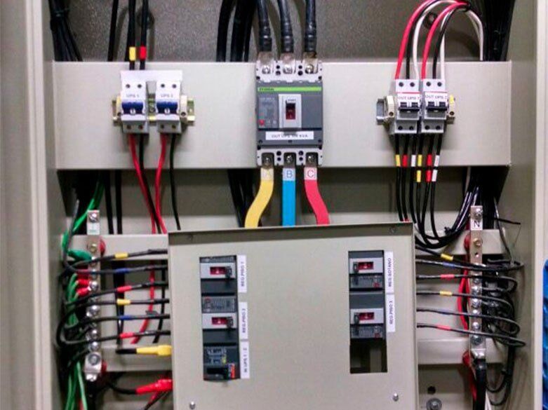 CDS UPS - instalacion de tableros electricos