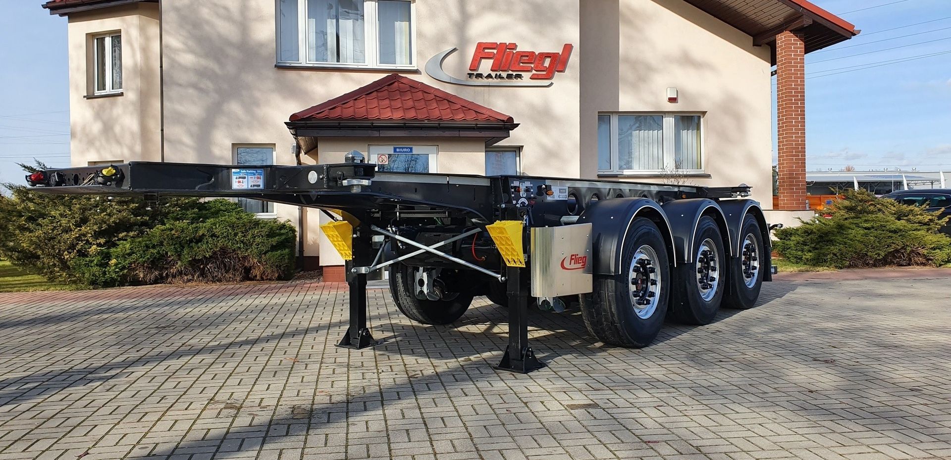 20 light konteinerių transportavimui