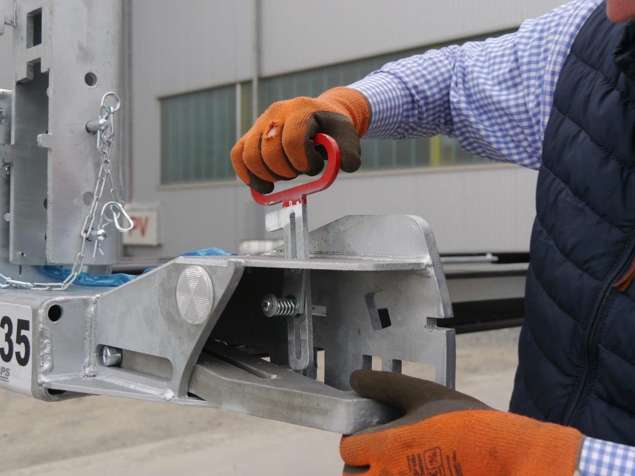 Konteinerio užraktas su tuneliu