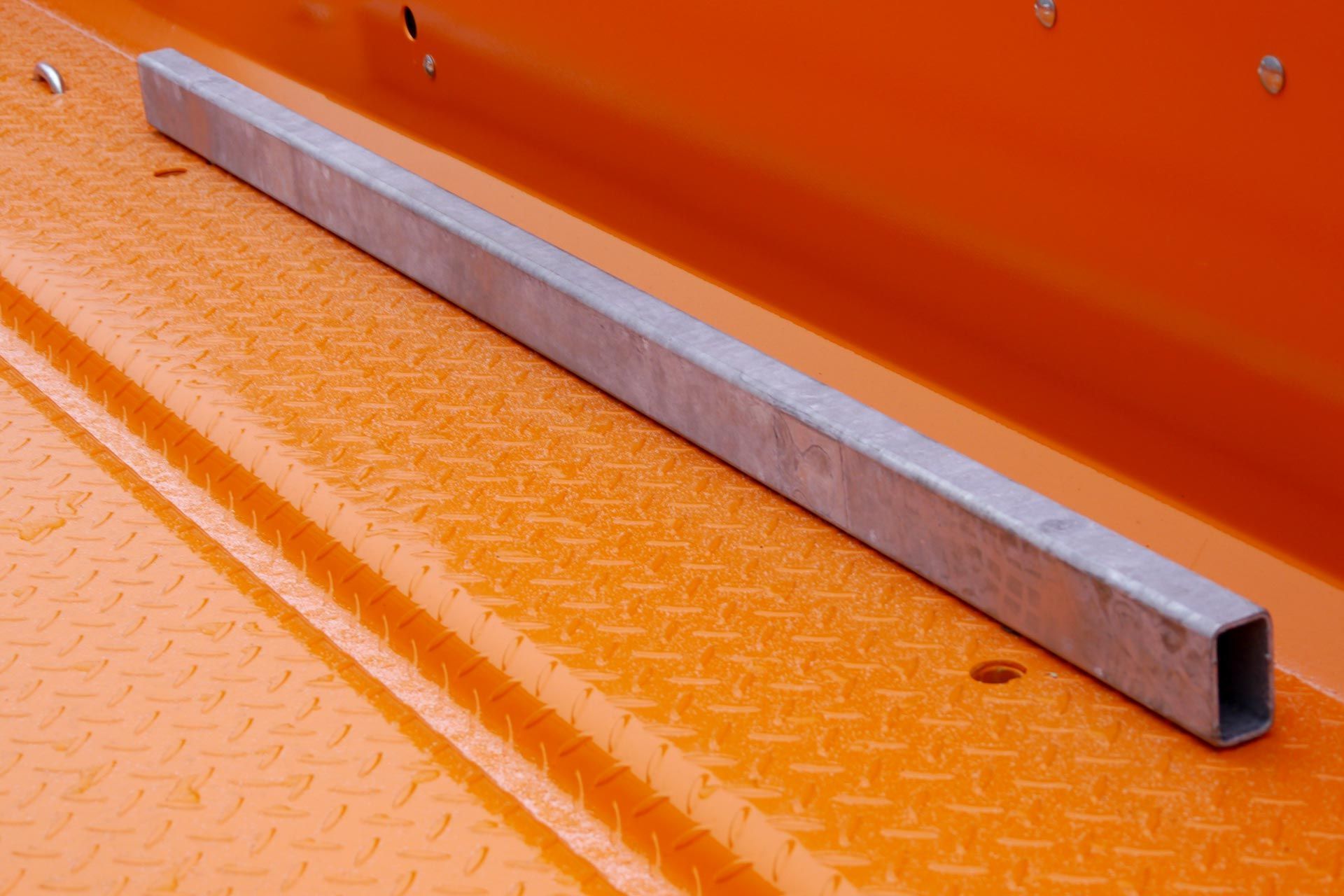 Konteinerio šoniniai kreiptuvai