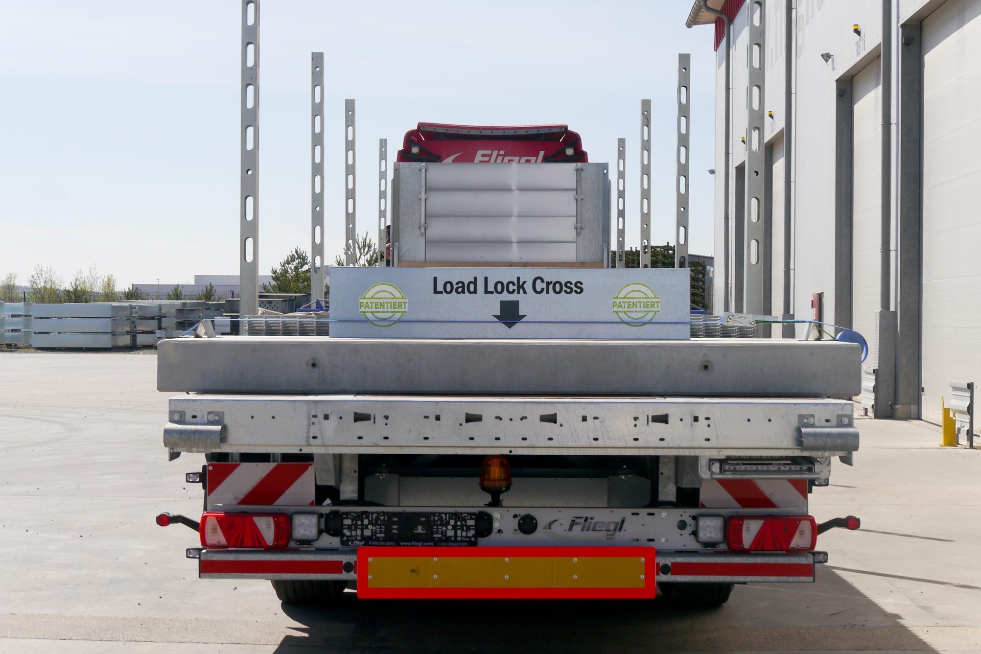 Fliegl puspriekabės statybinių medžiagų transportavimui