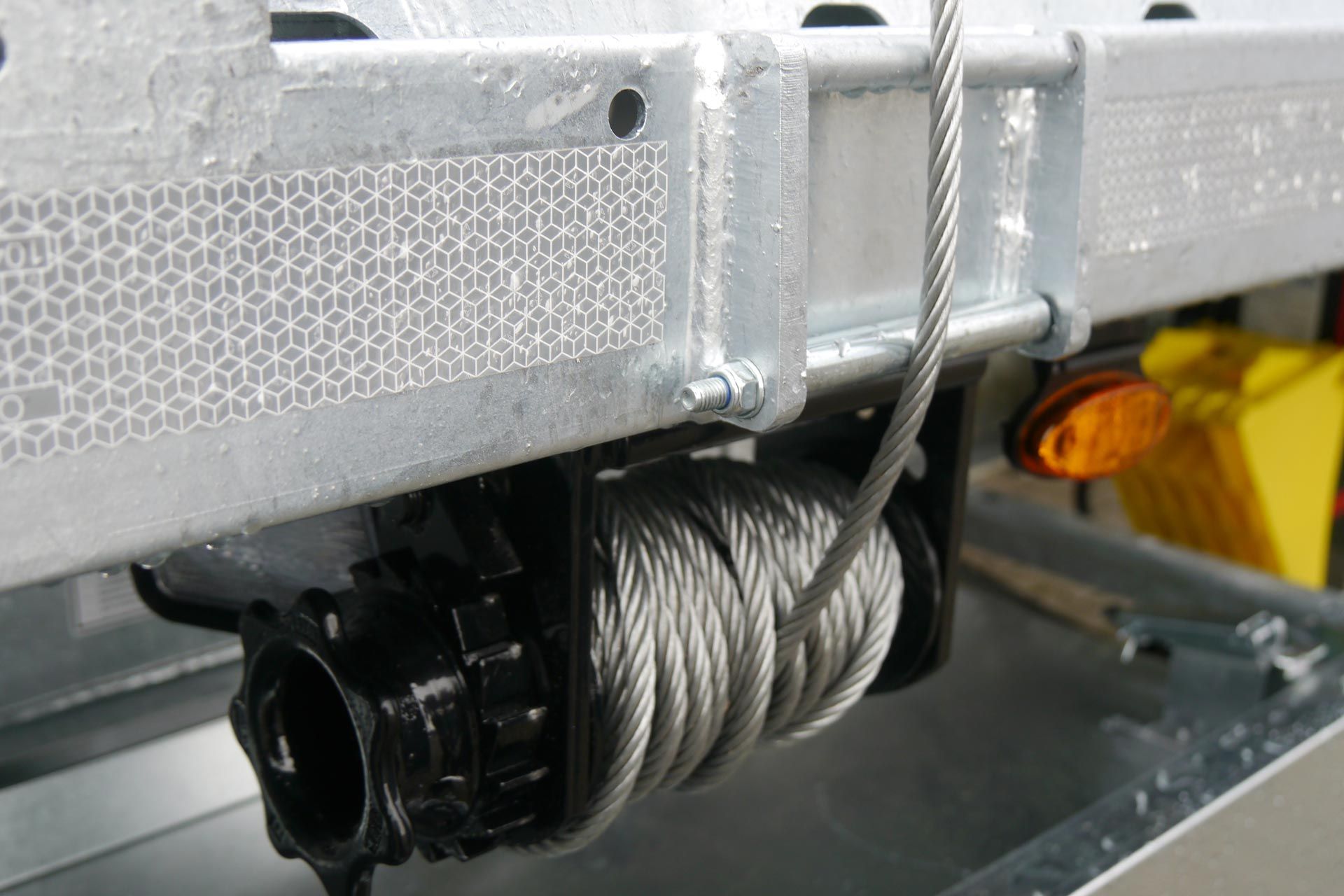 Fliegl puspriekabės statybinių medžiagų transportavimui