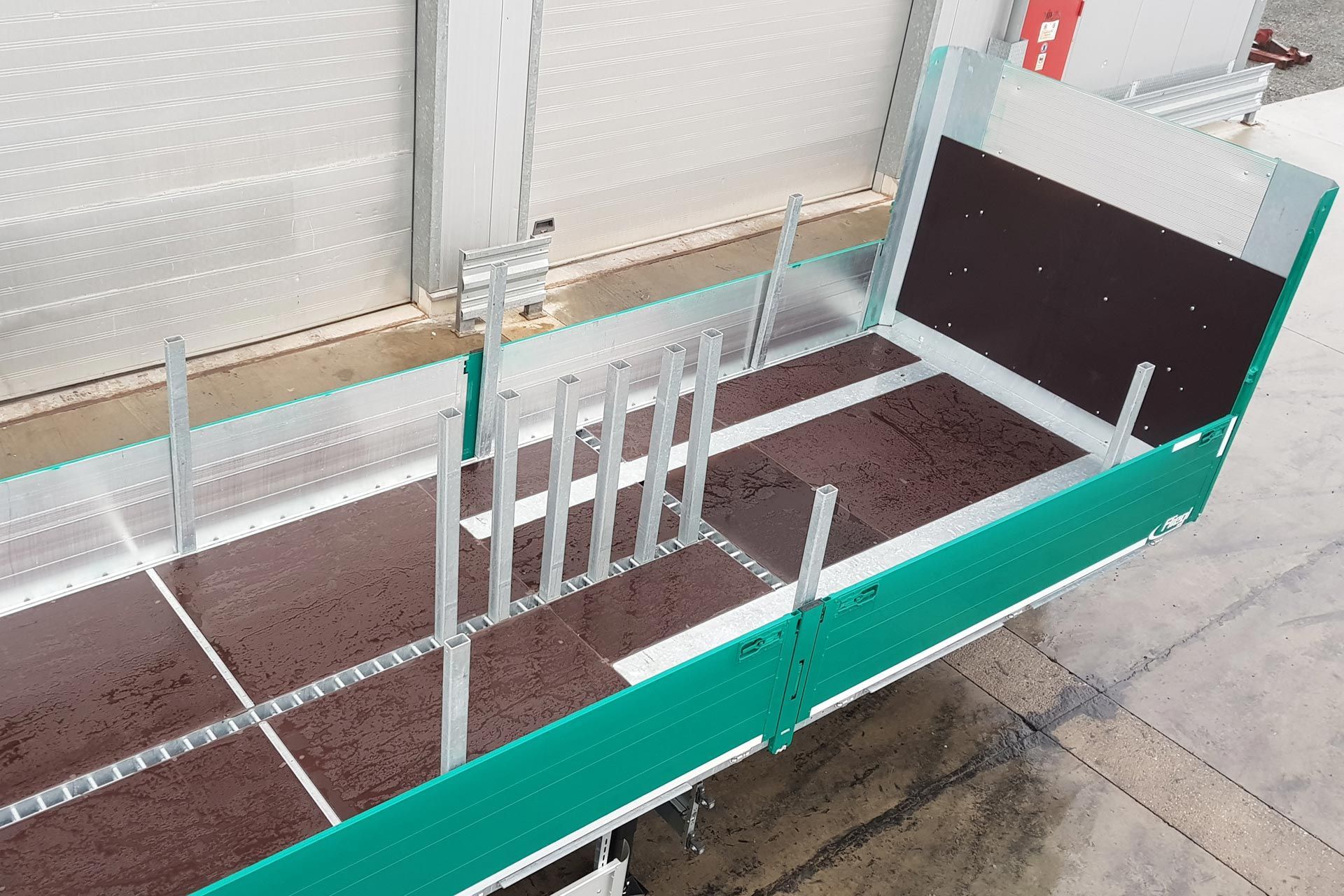 Fliegl bortinės puspriekabės