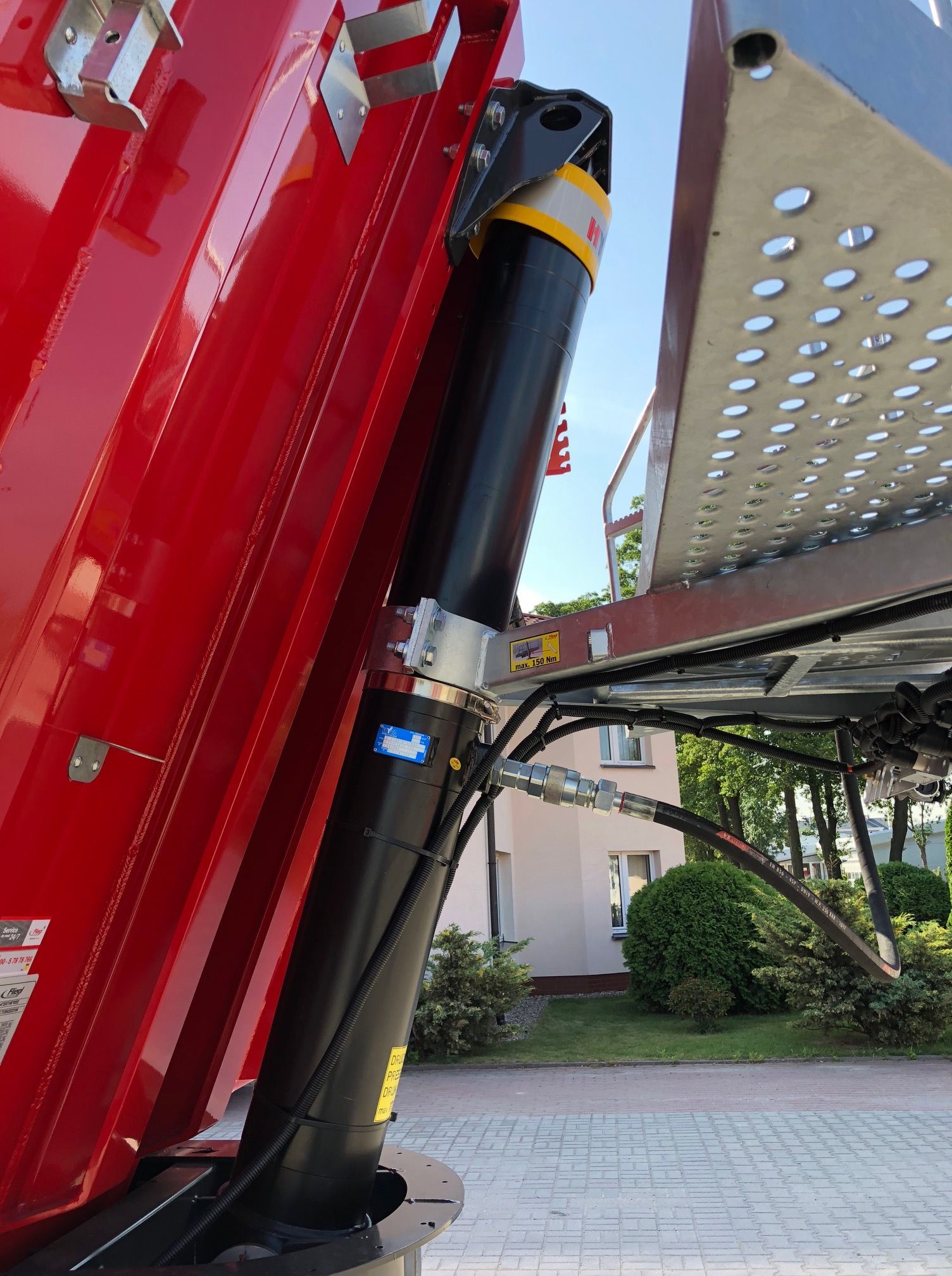 Balkono tvirtinimas prie savaiminio išsikrovimo cilindro