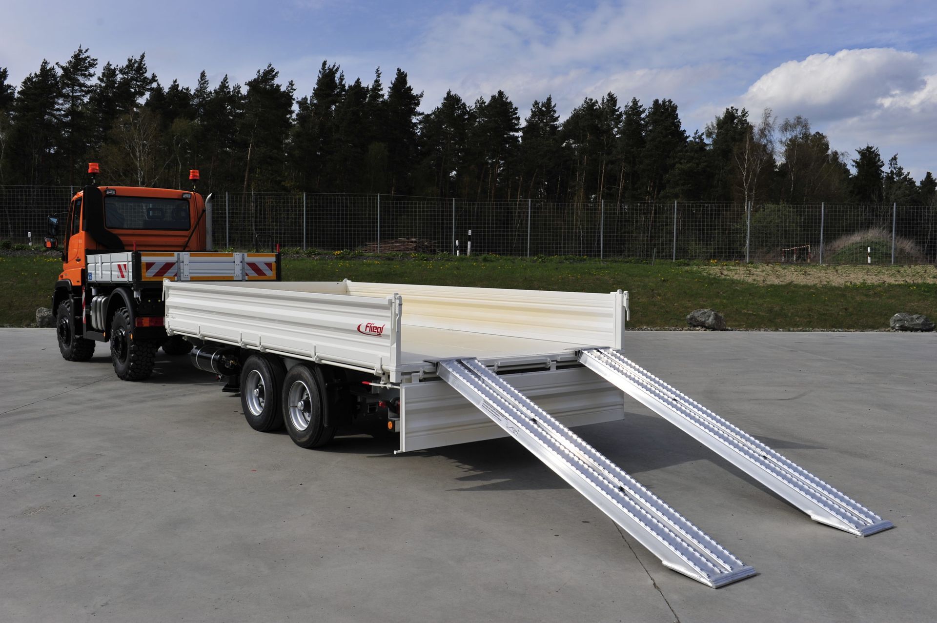 Priekabos įvažiavimo takeliai