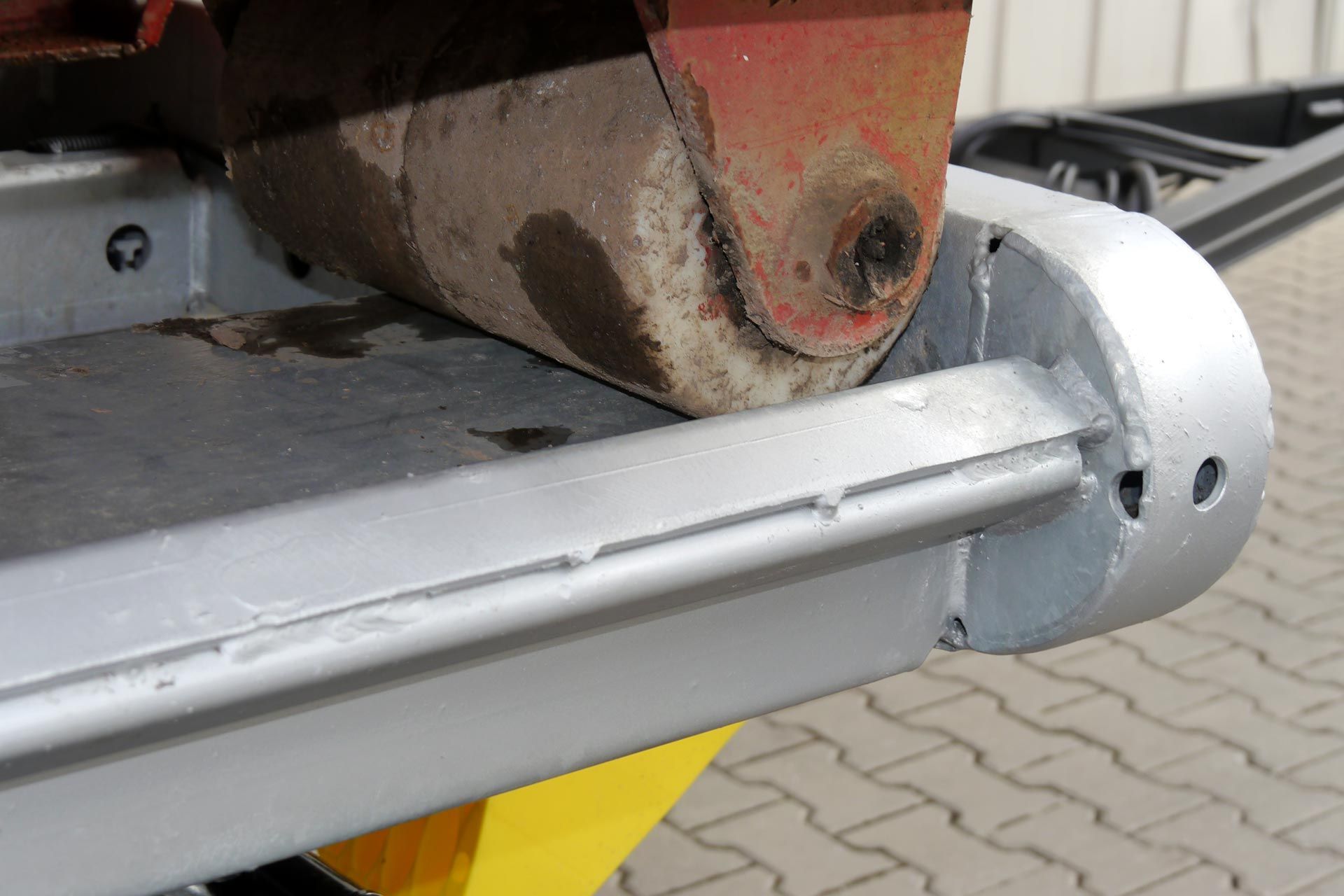 Priekinis konteinerio užraktas